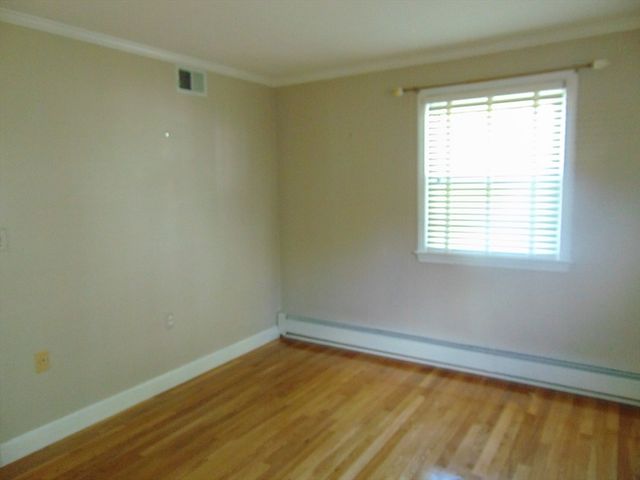 225 Reingold Ave, Fitchburg, MA 01420