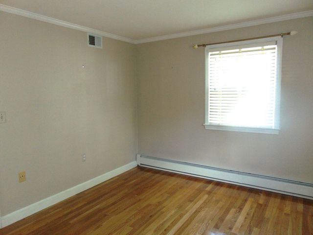 225 Reingold Ave, Fitchburg, MA 01420