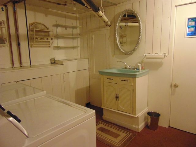 225 Reingold Ave, Fitchburg, MA 01420