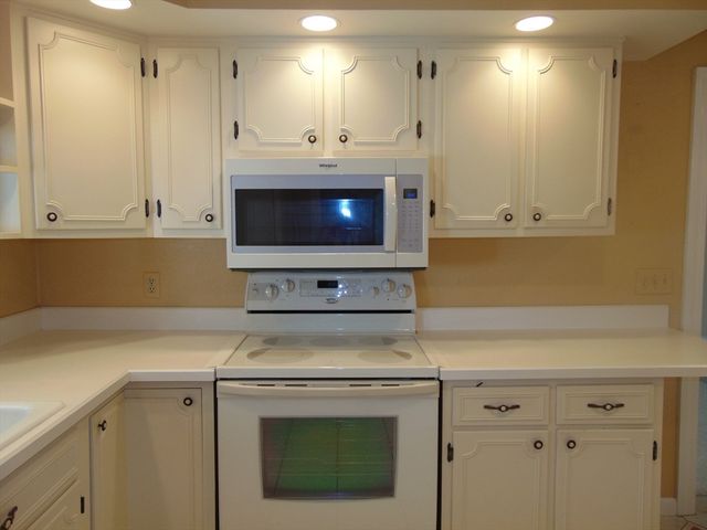 225 Reingold Ave, Fitchburg, MA 01420