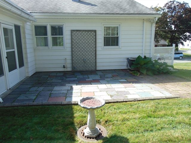 225 Reingold Ave, Fitchburg, MA 01420