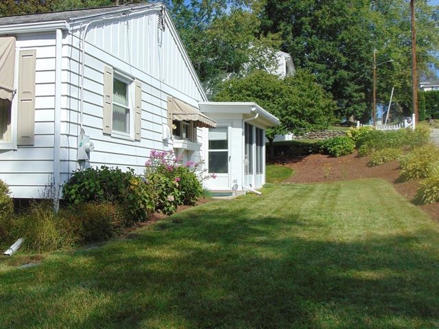 225 Reingold Ave, Fitchburg, MA 01420