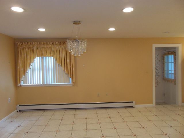 225 Reingold Ave, Fitchburg, MA 01420
