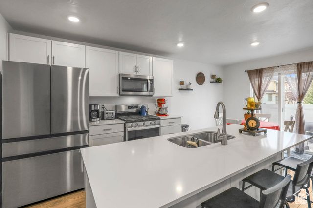 1847 E EAGLE VIEW LN, Eagle Mountain, UT 84005