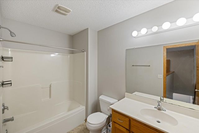 5604 100th Lane N, Brooklyn Park, MN 55443