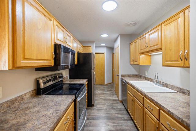 5604 100th Lane N, Brooklyn Park, MN 55443