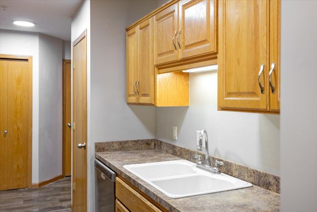 5604 100th Lane N, Brooklyn Park, MN 55443