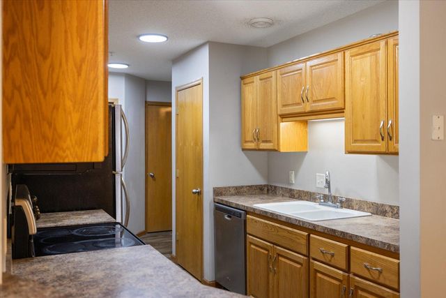 5604 100th Lane N, Brooklyn Park, MN 55443