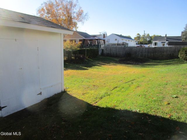 2542 Augustine Avenue, Rotterdam, NY 12306