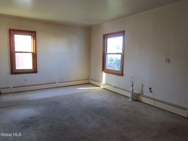 2542 Augustine Avenue, Rotterdam, NY 12306