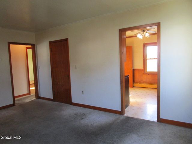 2542 Augustine Avenue, Rotterdam, NY 12306