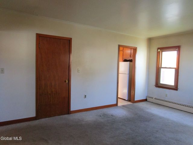 2542 Augustine Avenue, Rotterdam, NY 12306