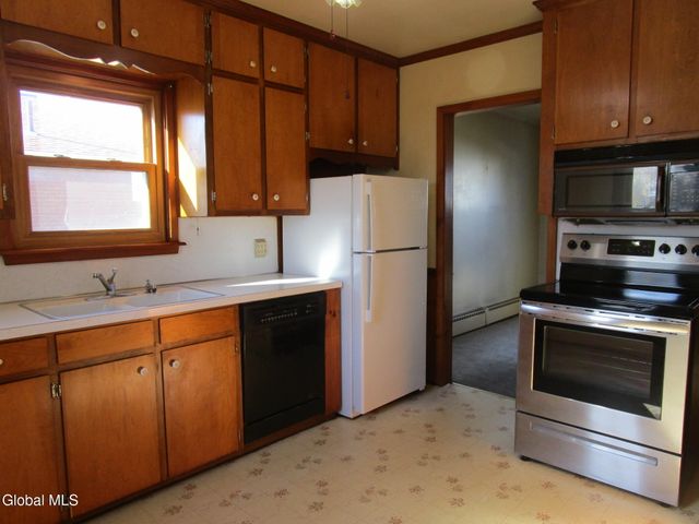 2542 Augustine Avenue, Rotterdam, NY 12306