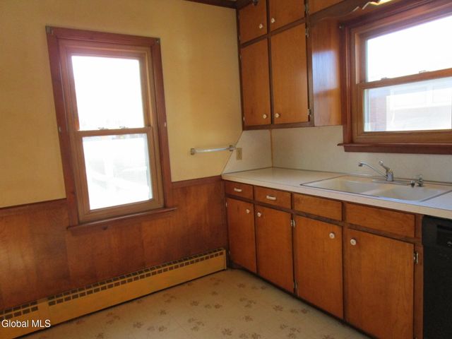 2542 Augustine Avenue, Rotterdam, NY 12306