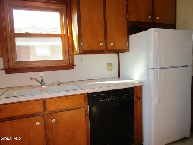 2542 Augustine Avenue, Rotterdam, NY 12306