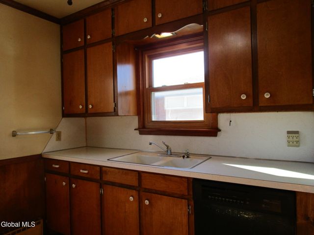 2542 Augustine Avenue, Rotterdam, NY 12306