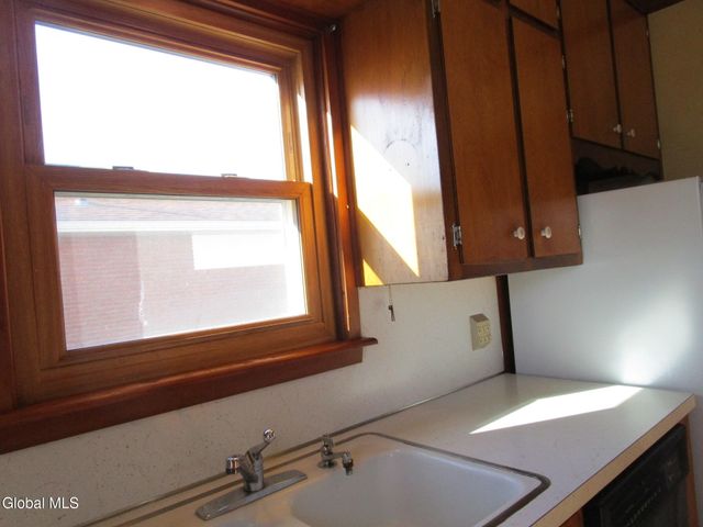 2542 Augustine Avenue, Rotterdam, NY 12306