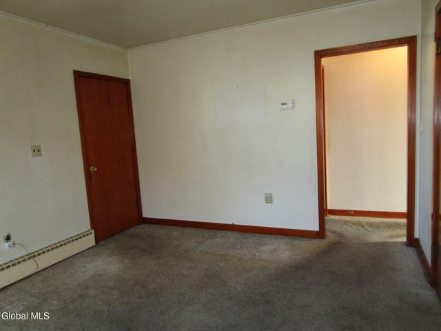 2542 Augustine Avenue, Rotterdam, NY 12306