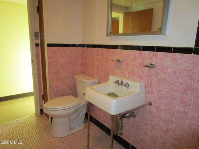 2542 Augustine Avenue, Rotterdam, NY 12306