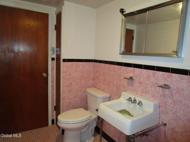 2542 Augustine Avenue, Rotterdam, NY 12306