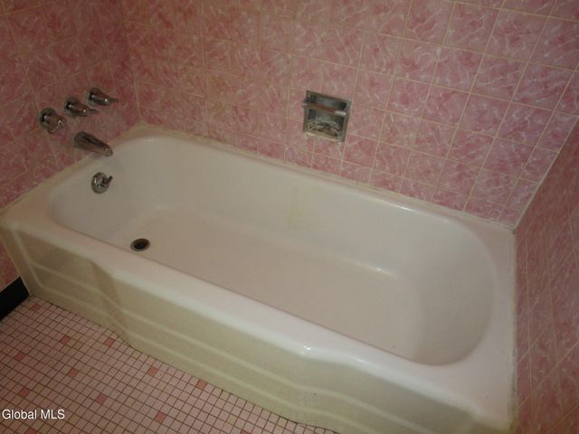 2542 Augustine Avenue, Rotterdam, NY 12306