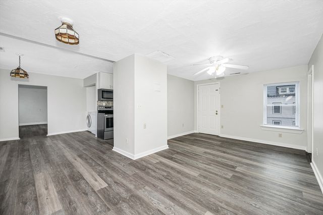 98 School Street 2R, Lowell, MA 01854