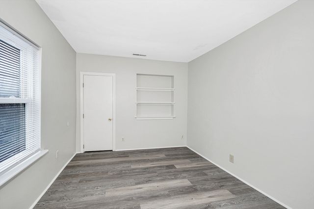 98 School Street 2R, Lowell, MA 01854