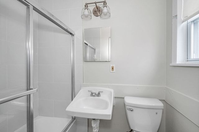 98 School Street 2R, Lowell, MA 01854