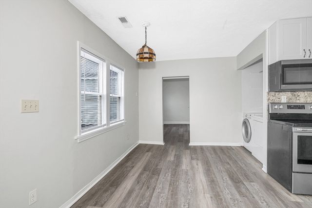 98 School Street 2R, Lowell, MA 01854