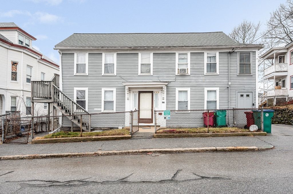 98 School Street 2R, Lowell, MA 01854