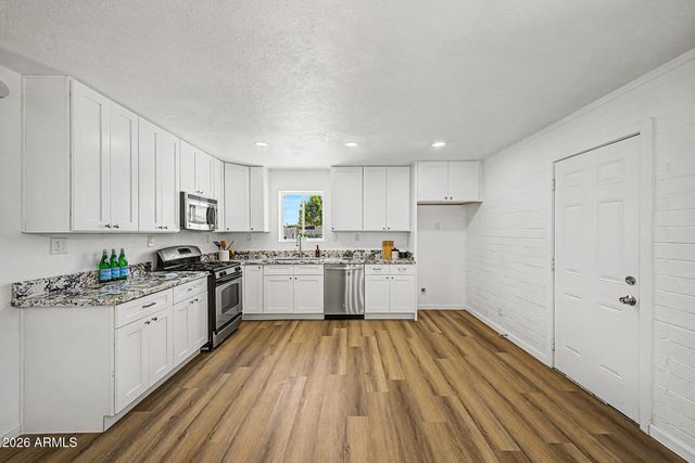 2113 W LUPINE Avenue, Phoenix, AZ 85029