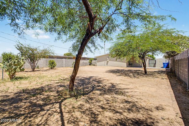 2113 W LUPINE Avenue, Phoenix, AZ 85029