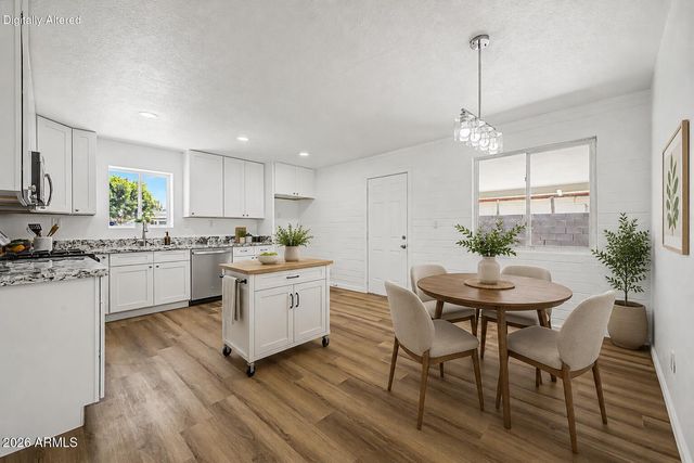 2113 W LUPINE Avenue, Phoenix, AZ 85029