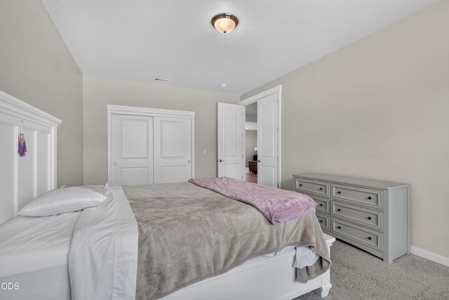 327 Arrowhead Trail, Eagle Point, OR 97524