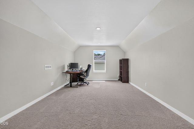 327 Arrowhead Trail, Eagle Point, OR 97524