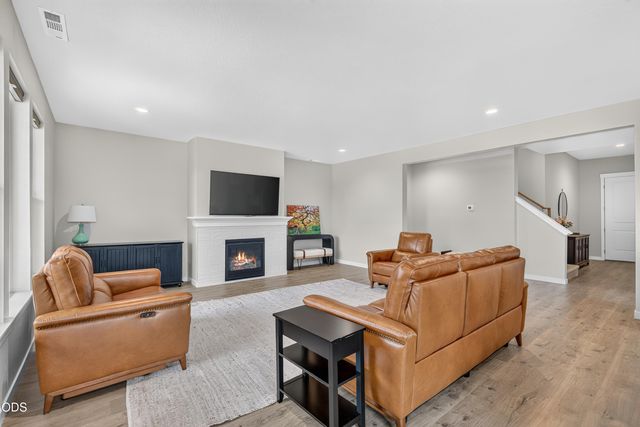 327 Arrowhead Trail, Eagle Point, OR 97524