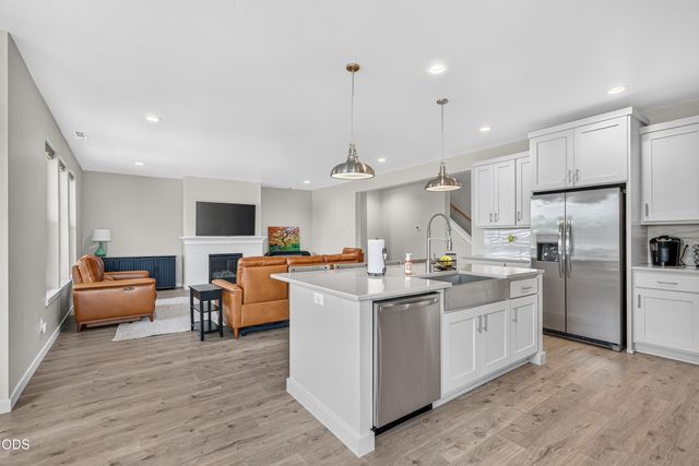 327 Arrowhead Trail, Eagle Point, OR 97524