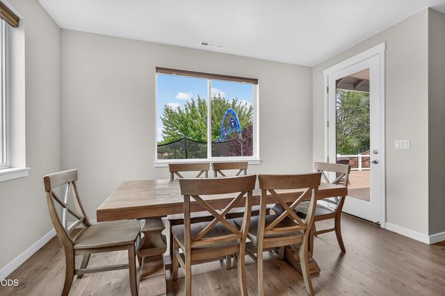 327 Arrowhead Trail, Eagle Point, OR 97524
