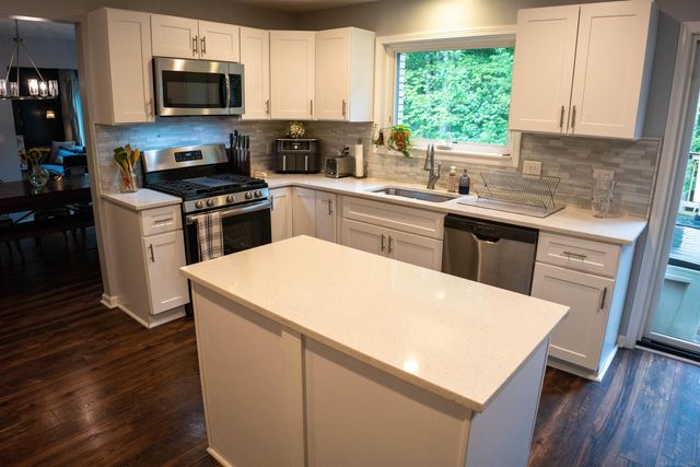 19901 S Riverhill Drive Drive, Clinton Township, MI 48036