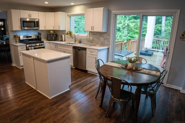 19901 S Riverhill Drive Drive, Clinton Township, MI 48036