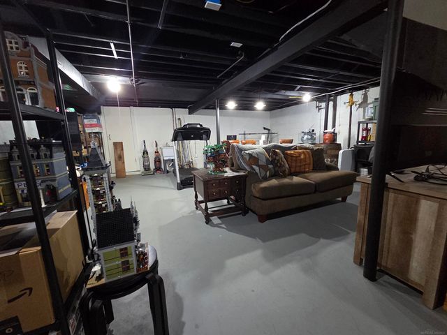 19901 S Riverhill Drive Drive, Clinton Township, MI 48036