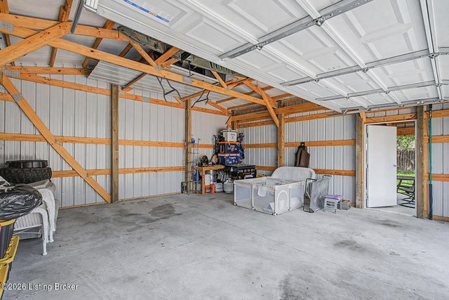175 Mary Dr, Mt Washington, KY 40047