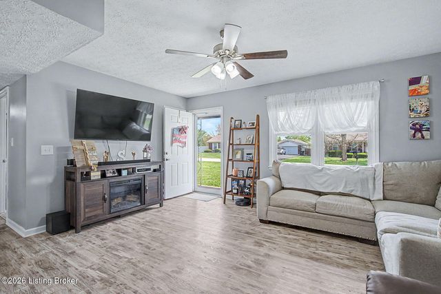 175 Mary Dr, Mt Washington, KY 40047