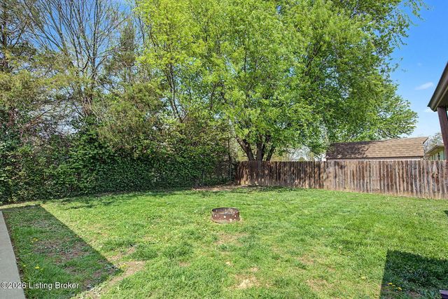 175 Mary Dr, Mt Washington, KY 40047