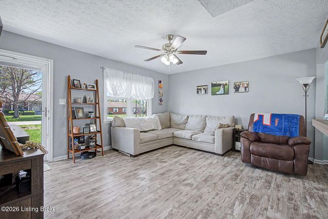 175 Mary Dr, Mt Washington, KY 40047