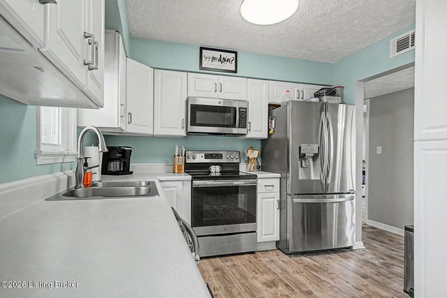175 Mary Dr, Mt Washington, KY 40047