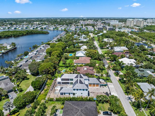 3 Hudson Avenue, Ocean Ridge, FL 33435