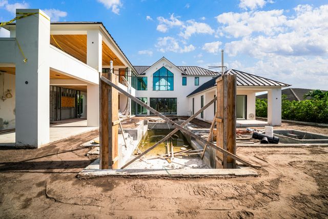 3 Hudson Avenue, Ocean Ridge, FL 33435
