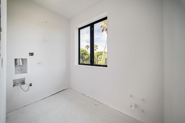 3 Hudson Avenue, Ocean Ridge, FL 33435