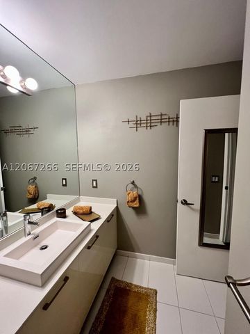 151 SE 1st St 1206, Miami, FL 33131